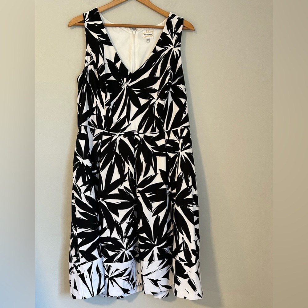 NWOT Ashley Graham x Beyond  Black & White Sleeveless Fit & Flare Dress Size 18W